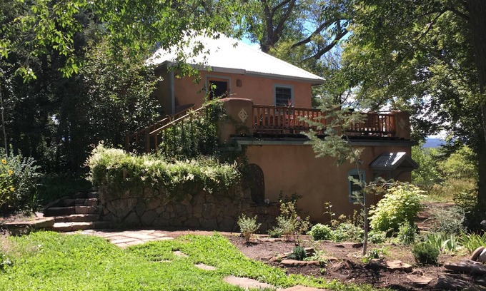 Taos Apartamento | Encantador estudio de taos en los árboles