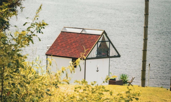 Igarata Chalet De Esquí | Charming tiny house on the dam, surrounded by nature and pet friendly