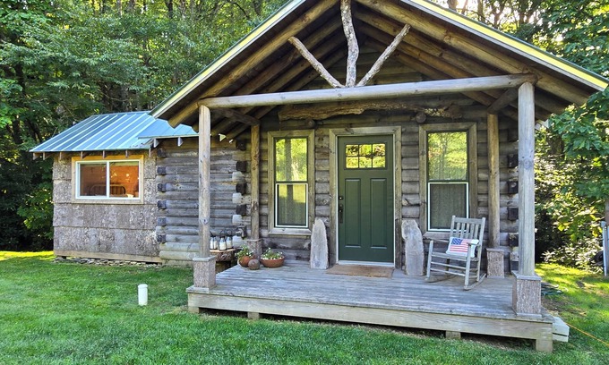 Panorama Estates Cabina | Charming Tiny Cabin