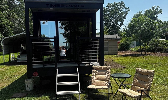 Grove Cabina | Charming Tiny Home on Grand Lake near Grove with boat ramp access!