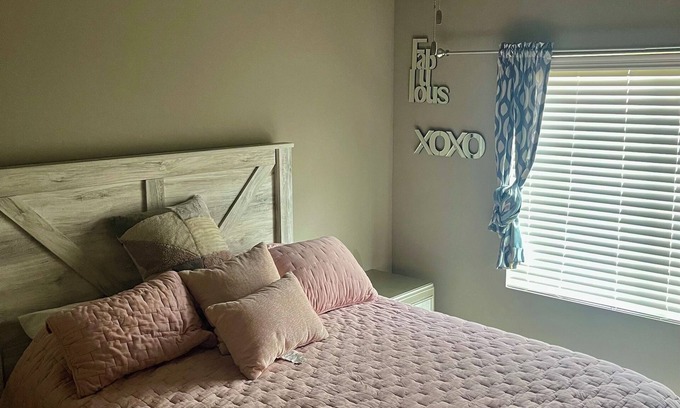 Jefferson Casa | Charming townhome in Omaha. 20 minutes from downtown for cws