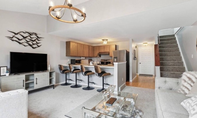 Clay Casa | Charming Townhome Retreat
