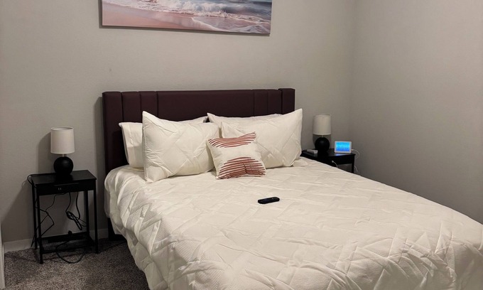 Village of Cottage Grove Casa | Charming townhome with AC, WiFi in fabulous Cottage Grove