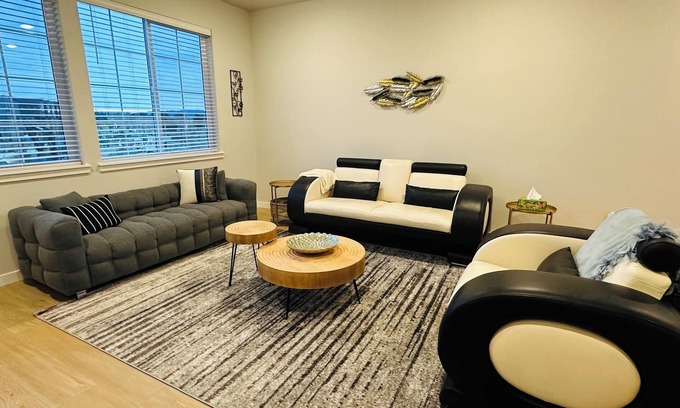 Witch Hazel Casa | Charming townhome with AC in Hillsboro