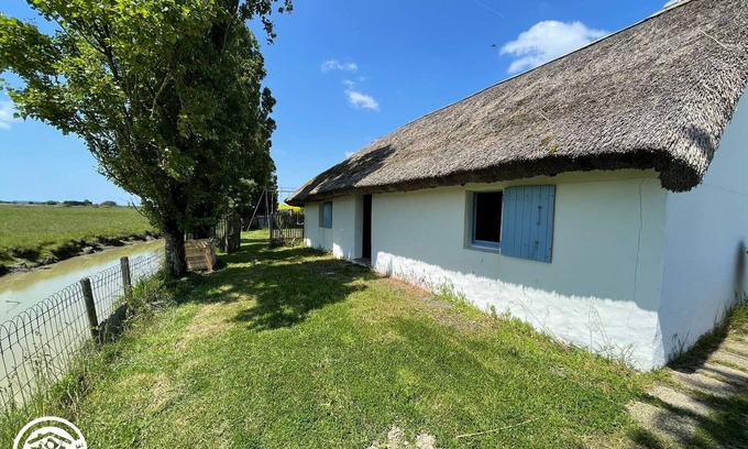 Beauvoir-sur-Mer Cabaña | Encantadora choza tradicional en el Marais bretón