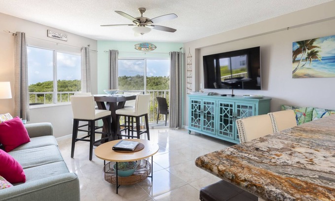 Tavernier Condominio | Clima más cálido ★ Vistas abiertas al mar ★ Suite familiar + Playa y piscina