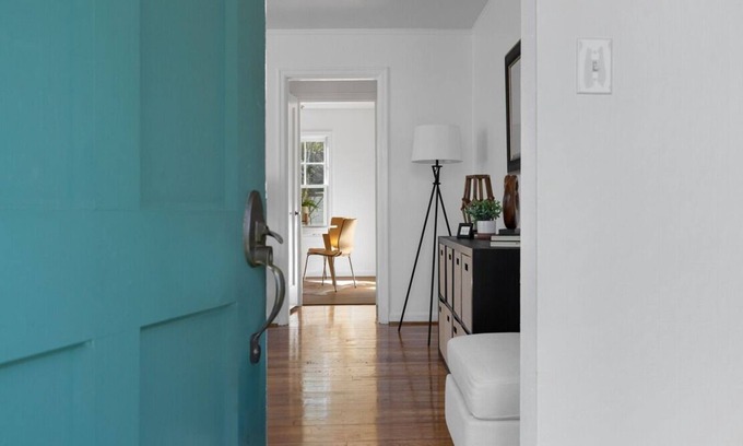 Beaumont - Wilshire Casa | Charming Tudor w/Fenced Yard in Walkable NE PDX