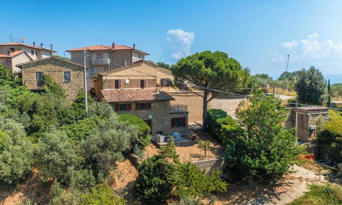 Gualdo Cattaneo Casa | Charming Tuscany style home with AC and heater in beautiful Umbria.
