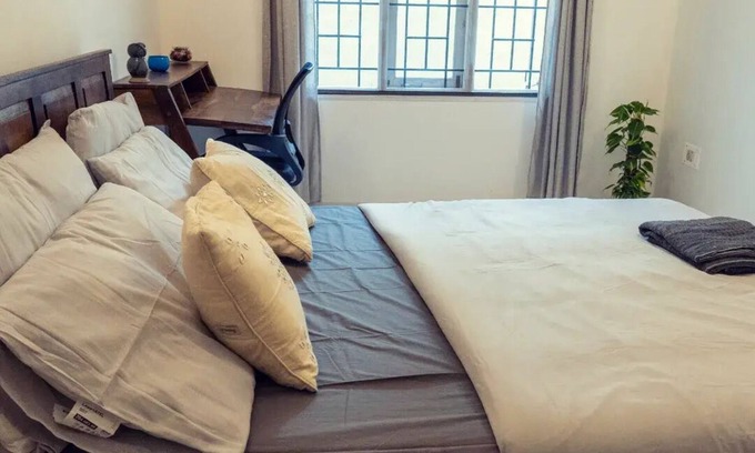 Bengaluru Apartamento | Charming Two Bedroom Apartment with balconies in Downtown Bangalore