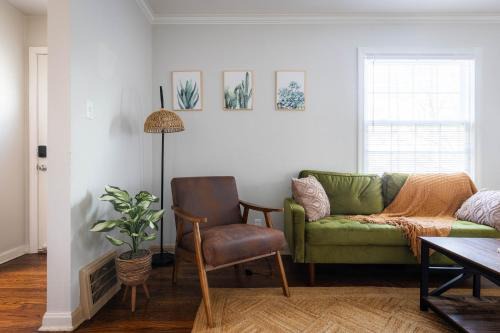University Heights Apartamento | Charming University Heights Home