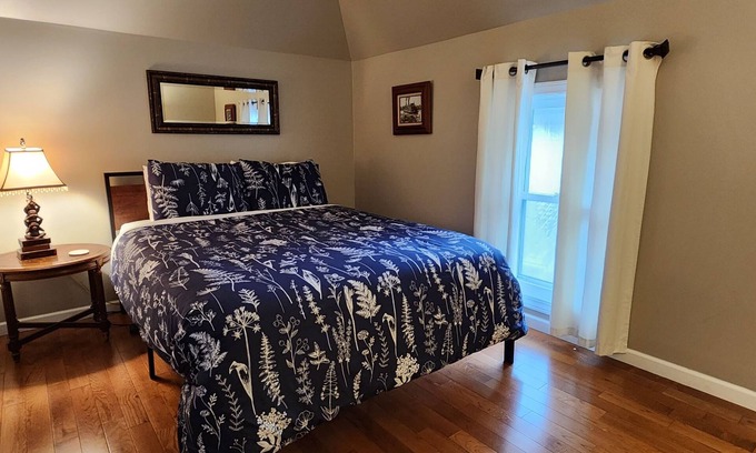 Huntley Casa | Charming Updated 1920s by the Square!