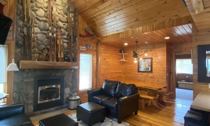 Boyne Falls Cabina | Charming Upnorth Cabin
