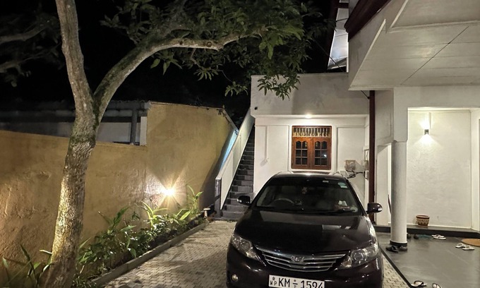 Panadura Casa | Charming upper level 2-bedroom house in tranquil Panadura with WiFi, AC