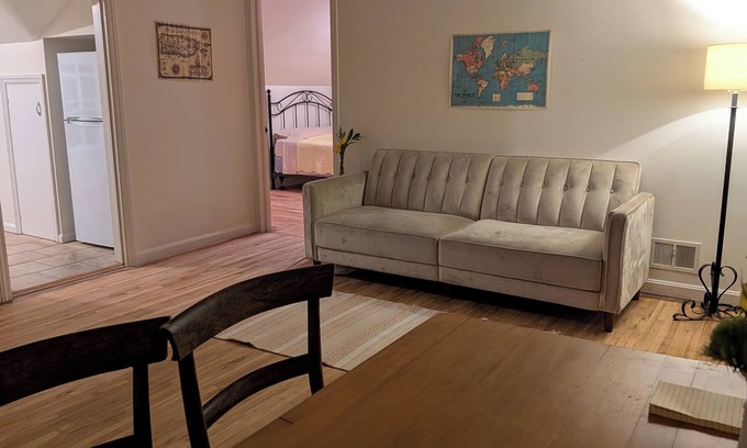 Athens Apartamento | Charming upstairs apartment in Athens, OH