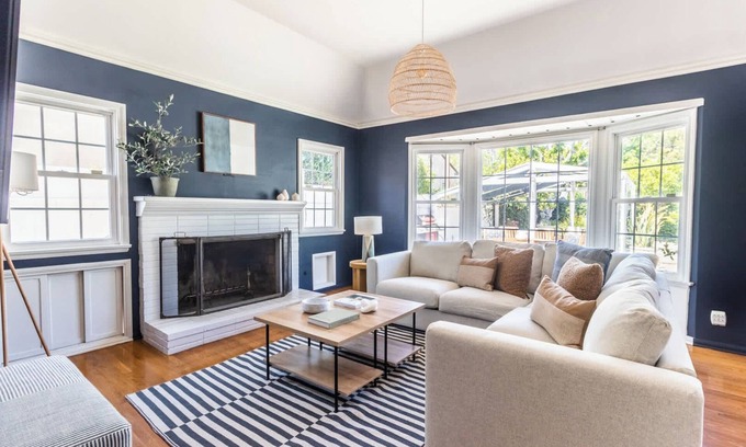 West Los Angeles Casa | Charming Urban Cottage with Private Pool in West LA