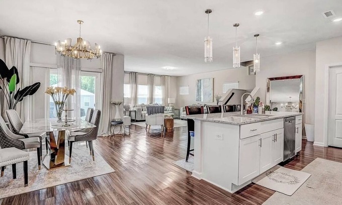 Clayton Casa | Charming Urban Retreat