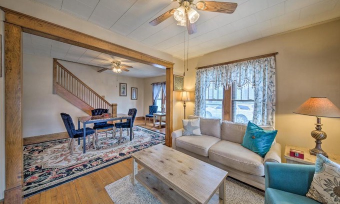 Urbana Casa | Charming Urbana Home Near Downtown!