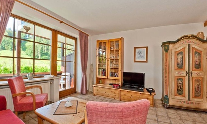 Missen Apartamento | Charming vacation apartment with balcony and far-reaching views SH 7/8 - Ferienapartments