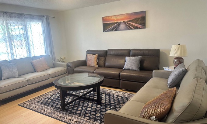 Depew Casa | Charming 3-bedroom house with WiFi and AC in Depew
