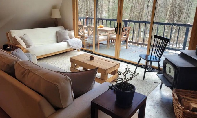 Williamsville Chalet De Esquí | Charming Vermont A-Frame: Cozy Cabin in the Woods
