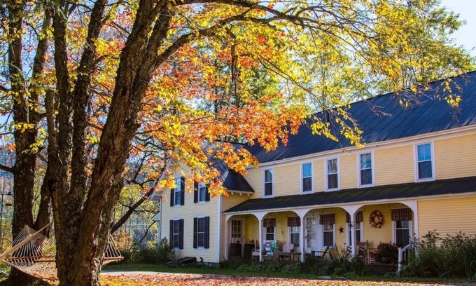 Waitsfield Otro | Encantadora e histórica granja de Vermont, ¡se siente como en casa para su grupo!