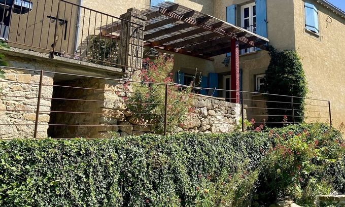 Saint-Just-et-le-Bezu Casa | Charming Village House in beautiful French Countryside