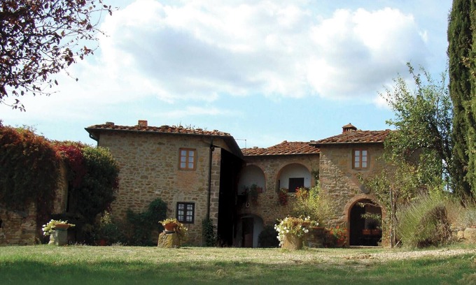 Figline e Incisa Valdarno Villa | villa situada en una colina con vistas impresionantes - Piscina