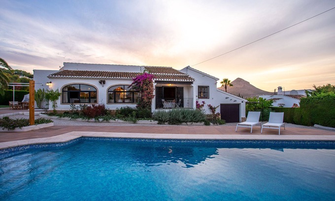 Javea Villa | JAVEA - Excelente villa de 3 dormitorios, piscina, barbacoa, wifi, aire acondicionado, a 5 minutos de la playa