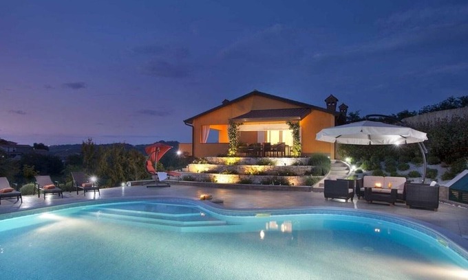 Karojba Villa | Villa Diora / Beautiful Villa Diora in Karojba, central Istria