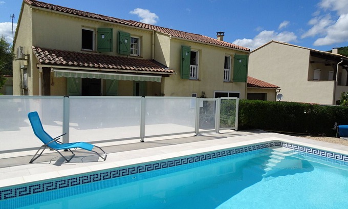 La Tour-Sur-Orb Villa | Encantadora villa con piscina privada y jardín.