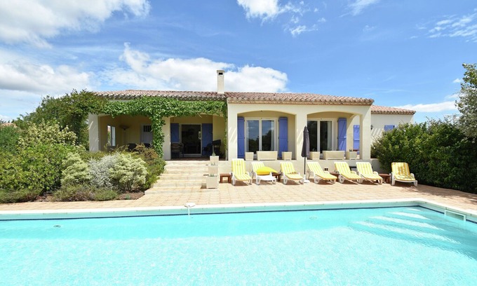 Escales Villa | Charming Villa in Escales with Jacuzzi, Pool
