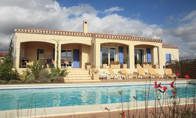 Escales Villa | Charming Villa in Escales with Jacuzzi