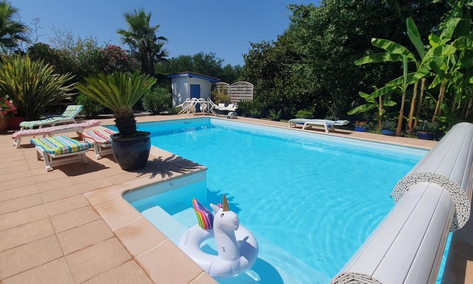 Villefranque Villa | Encantadora villa con piscina climatizada en una zona verde a 15 km de la playa