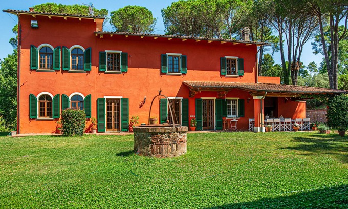 Altopascio Casa | Marginone: Gran casa con piscina inmersa en el verde de Toscana olivares, viñedos y bosques