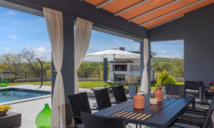 Krmed Villa | Charming villa with swimming pool in Bale