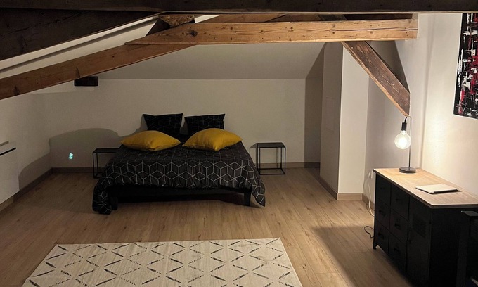 Eymet Casa | Charming village house completely renovated in the heart of the bastide.