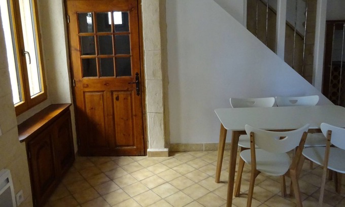 Aramon Casa | Encantadora casa de pueblo en un sitio histórico