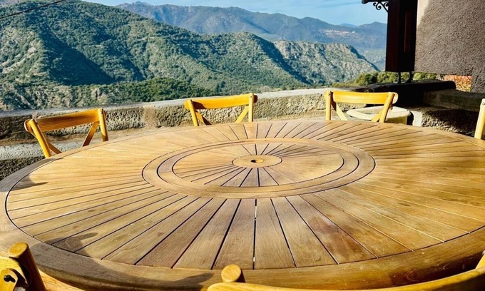 Cambia Casa | Charming village house with terrace and superb mountain views!