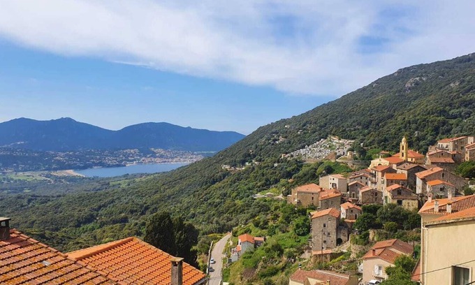 Olmeto Casa | Encantadora casa de pueblo con 3 habitaciones en Córcega del Sur, cerca del mar y las montañas