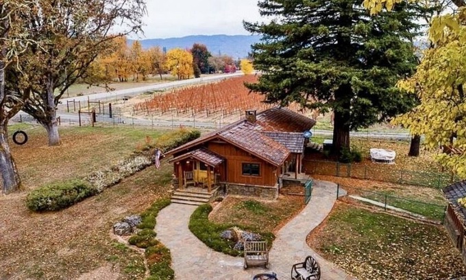 Roseburg Casa | Charming Vineyard Estate