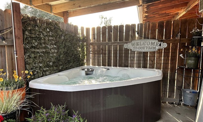 Warner Springs Cabina | Charming Warner Springs Accommodation Ideal for a Romantic Getaway in California