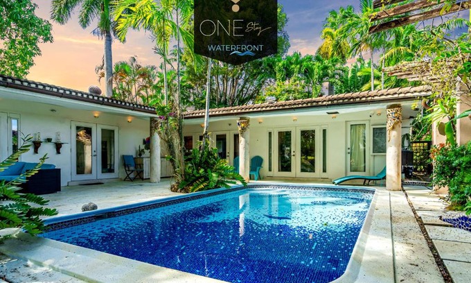 Fort Lauderdale Casa | Charming Waterfront Pool Home