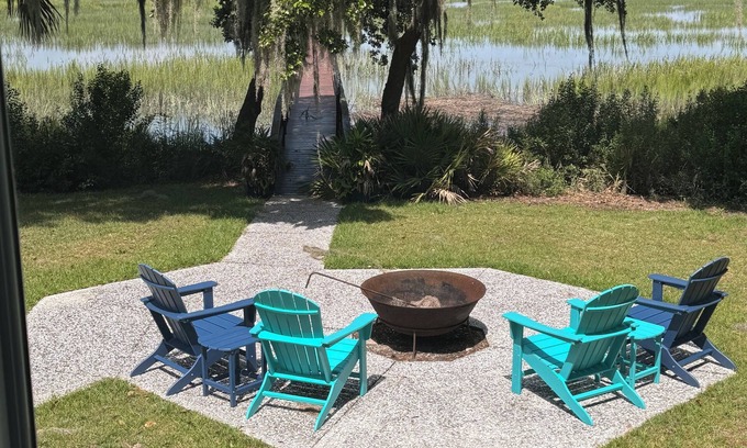 Beaufort Cabaña | Charming waterfront 2 bed/2bath cottage with dock centrally located