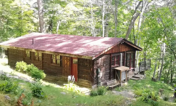 Greater Madawaska Cabaña | Charming waterfront cottage @serene natural beauty