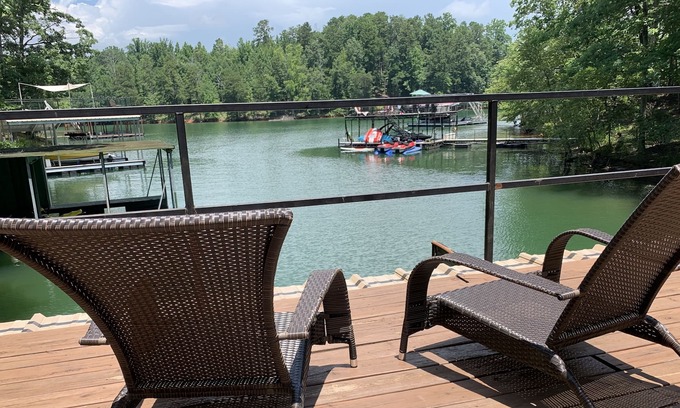 Gainesville Casa | Waterfront Lake Lodge con encanto en el corazón de Gainesville