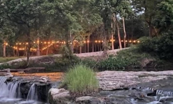 Huntsville Casa | Charming waterfront 2-bedroom Bunkhouse in the wonderful outskirts of Huntsville