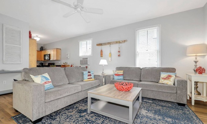 Summer Village Cabaña | Charming Wells cottage w/ amenities galore! 1 mile to beach, 3 miles to Ogunquit