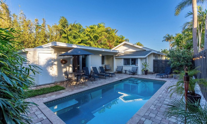 Southside Casa | Charming West Palm Beach Bungalow With Pool
