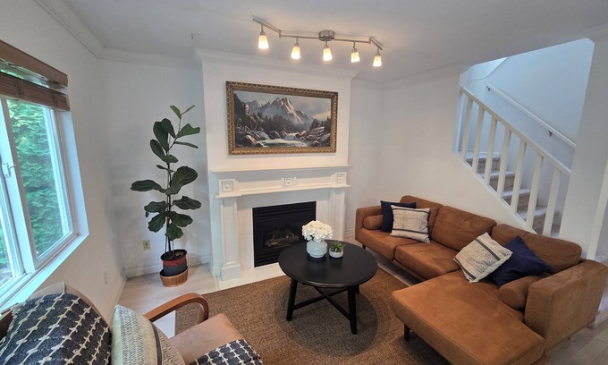 Yorkson Casa | Charming Whole House in Willoughby