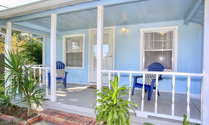 Goldenrod Casa | Charming Winter Park Fully Furnished & Pet Friendly Farmhouse Bungalow